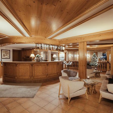 Villa Flora Mountain Lodges San Cassiano  Esterno foto