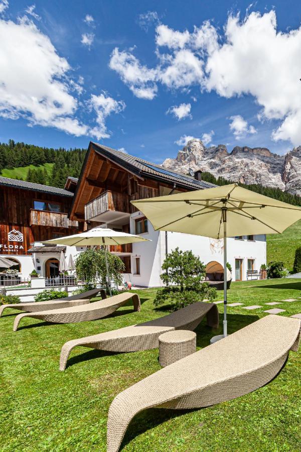 Villa Flora Mountain Lodges San Cassiano  Esterno foto