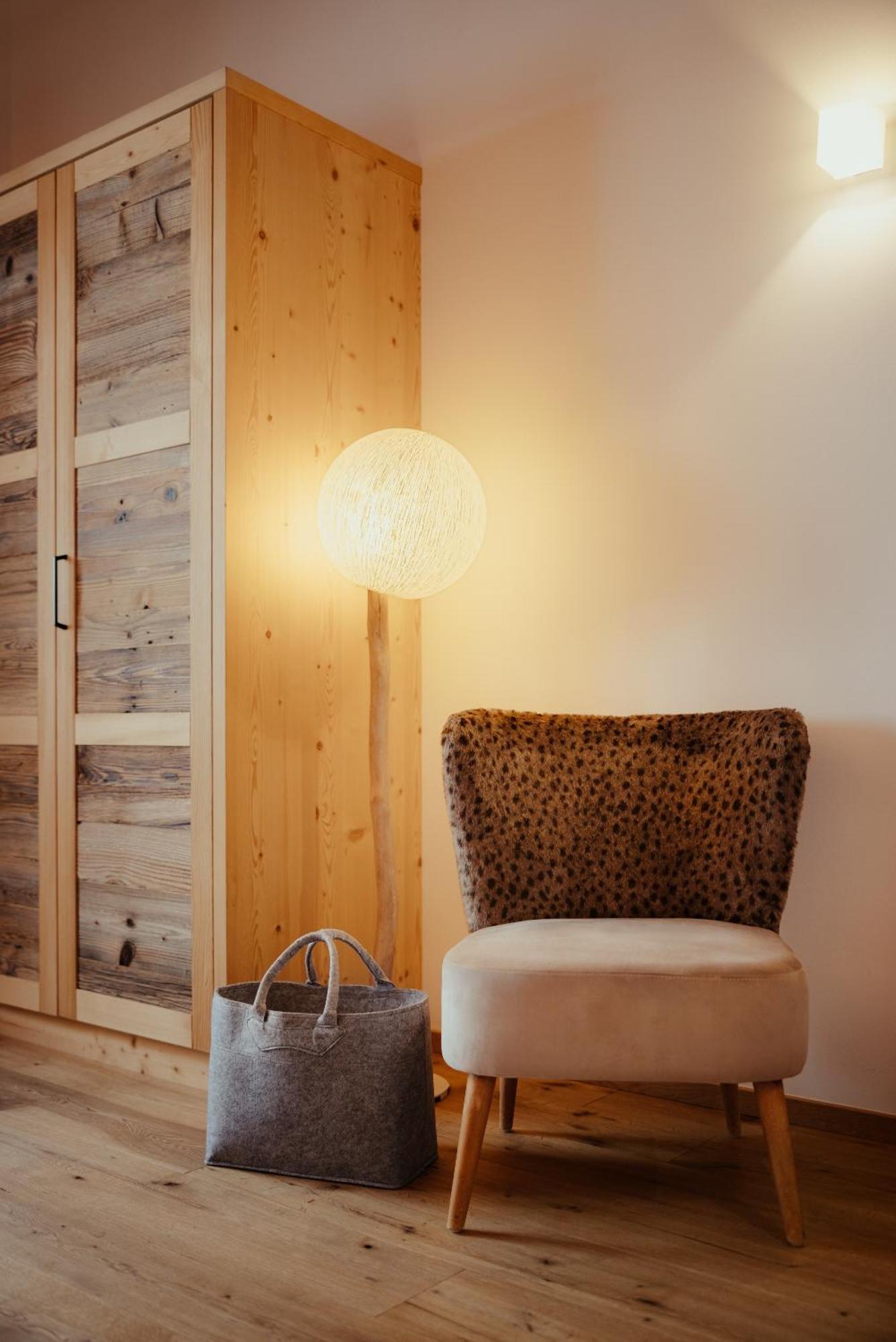 Villa Flora Mountain Lodges San Cassiano  Esterno foto