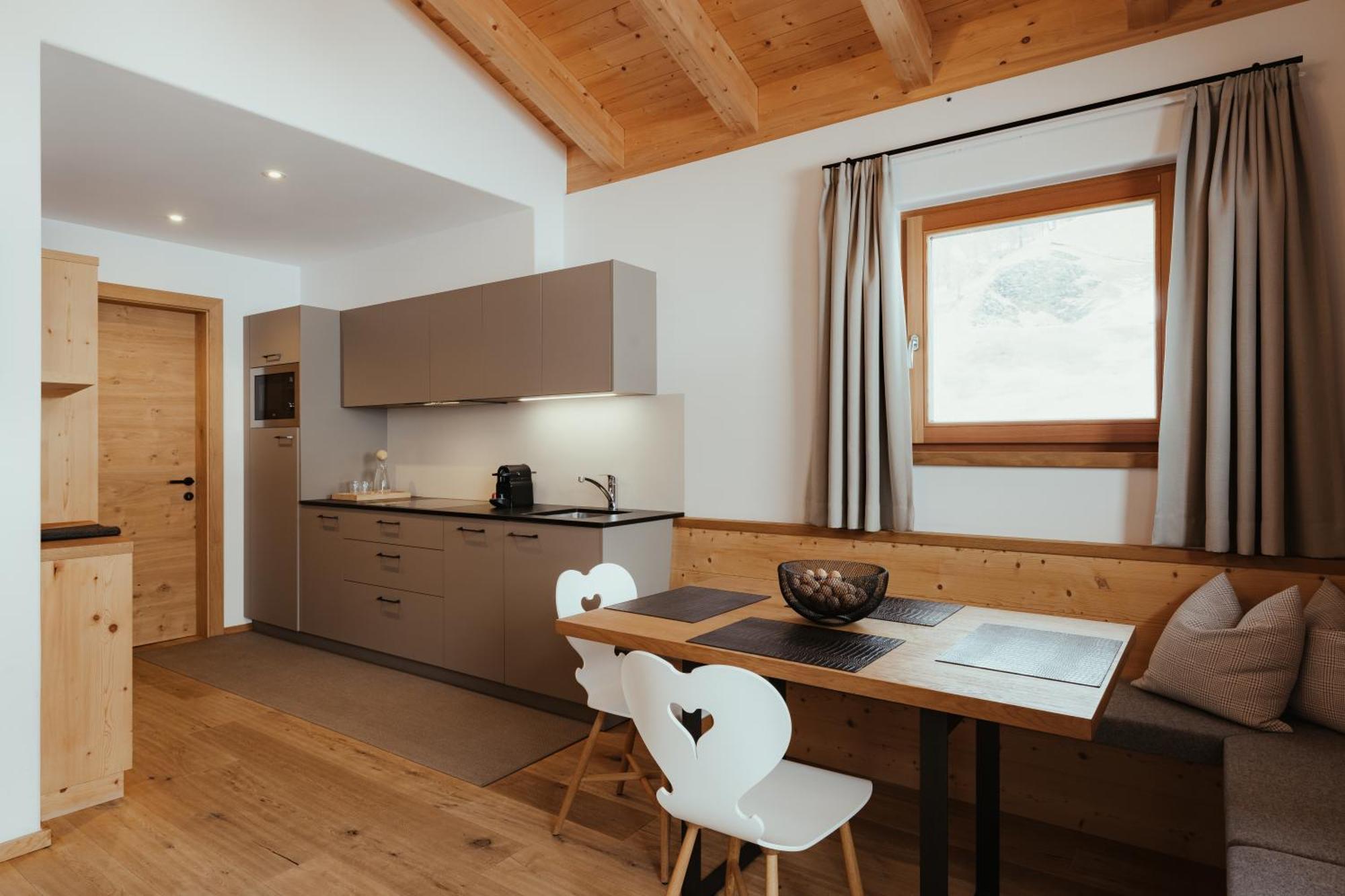 Villa Flora Mountain Lodges San Cassiano  Esterno foto