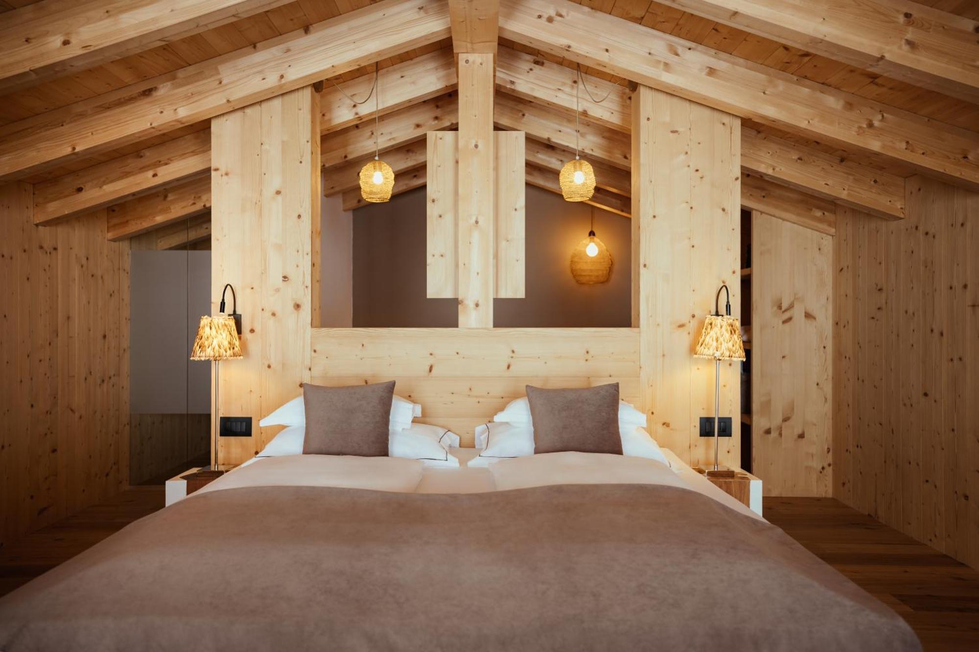Villa Flora Mountain Lodges San Cassiano  Esterno foto