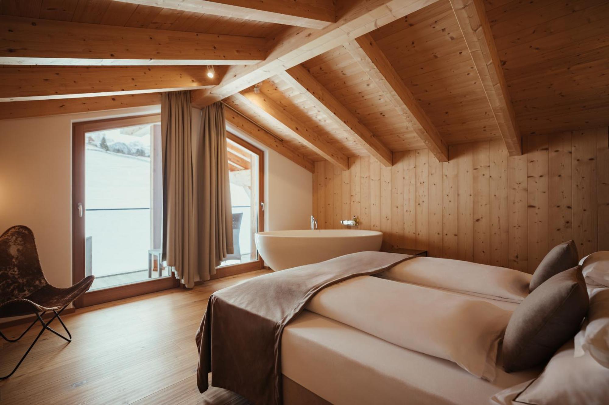 Villa Flora Mountain Lodges San Cassiano  Esterno foto