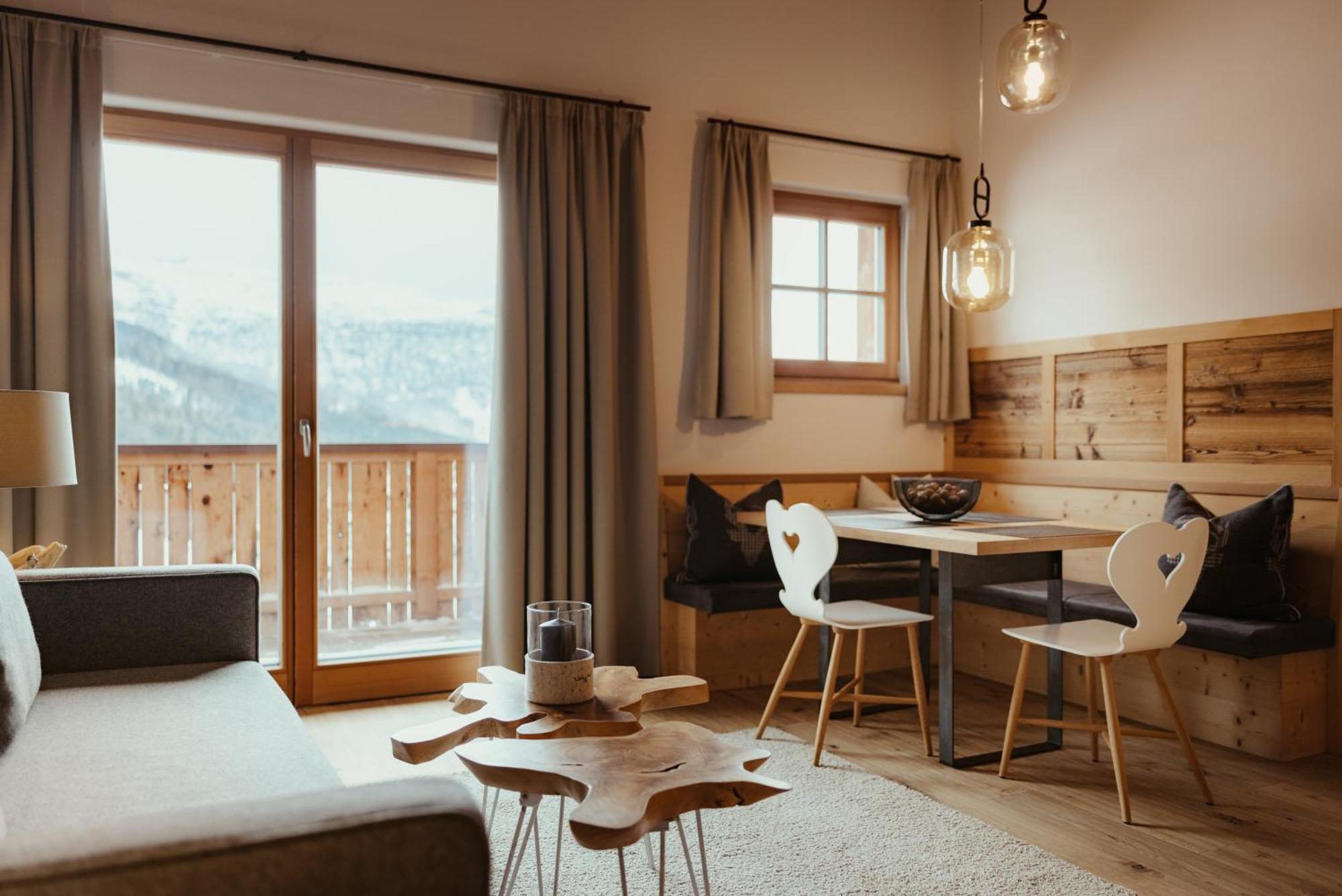 Villa Flora Mountain Lodges San Cassiano  Esterno foto