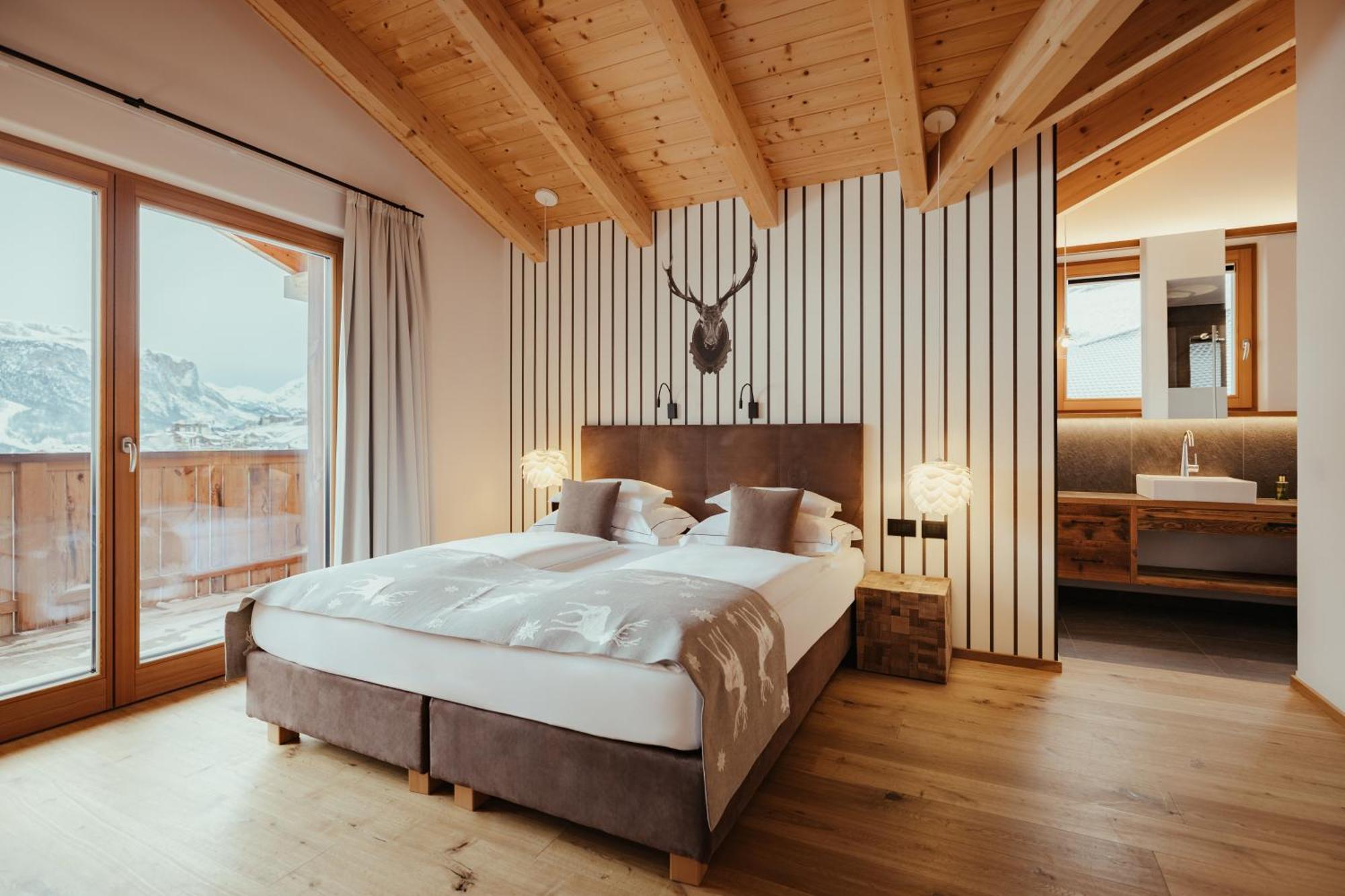 Villa Flora Mountain Lodges San Cassiano  Esterno foto