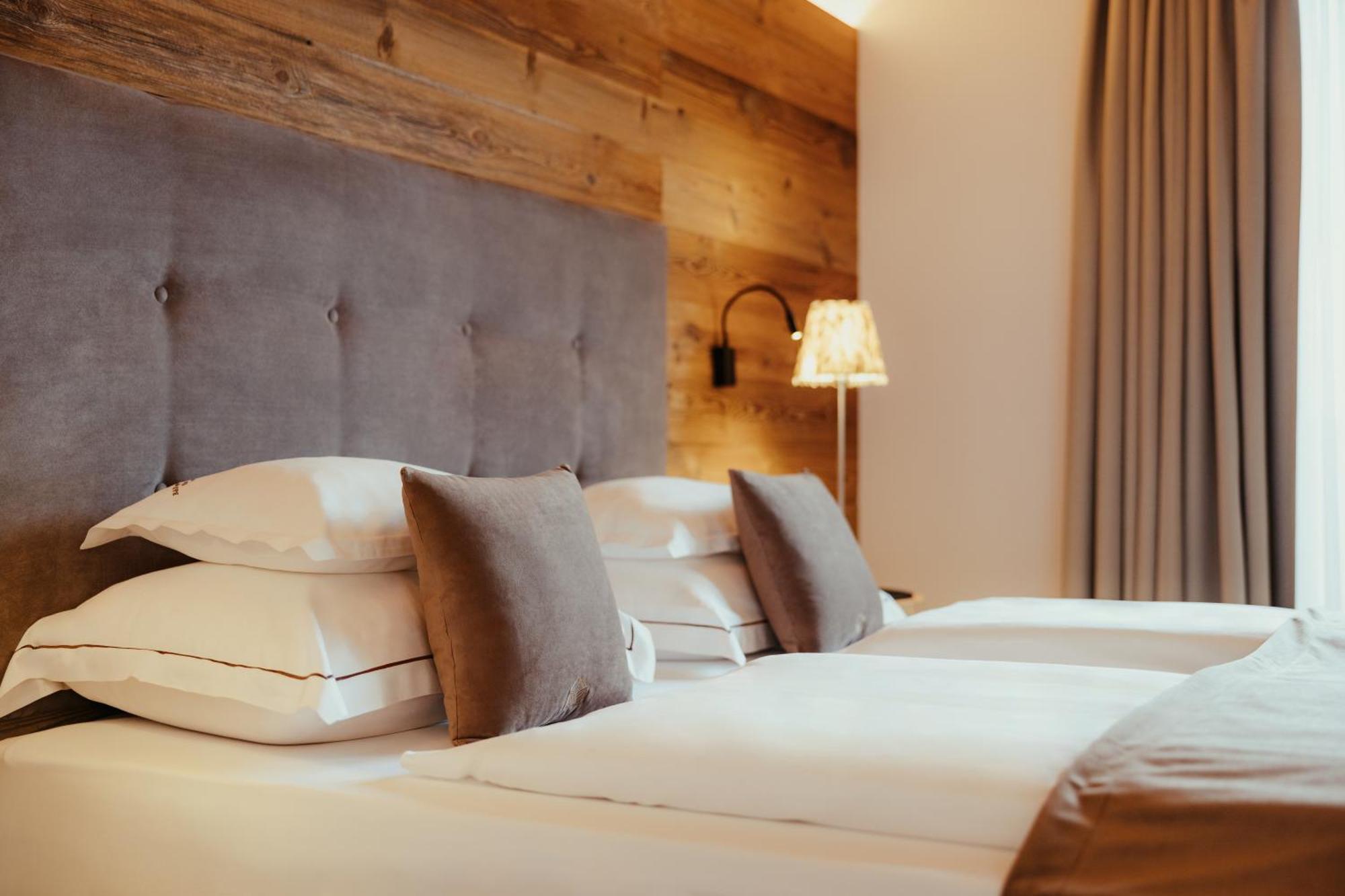 Villa Flora Mountain Lodges San Cassiano  Esterno foto