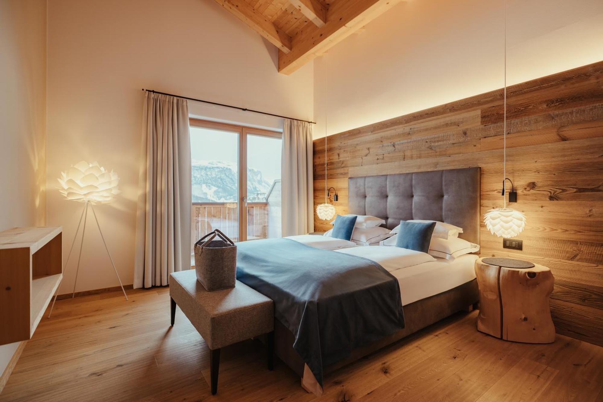 Villa Flora Mountain Lodges San Cassiano  Esterno foto