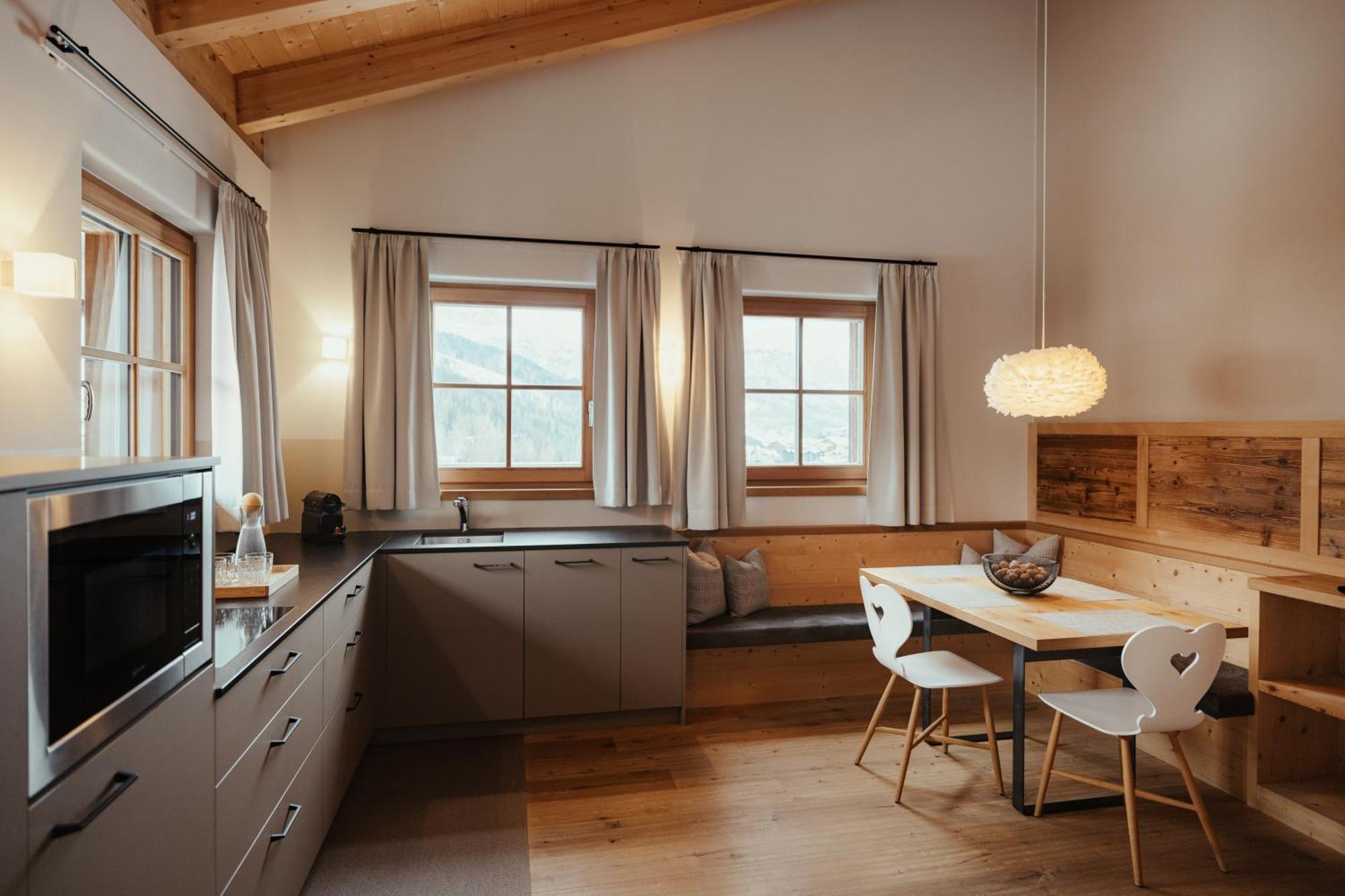 Villa Flora Mountain Lodges San Cassiano  Esterno foto