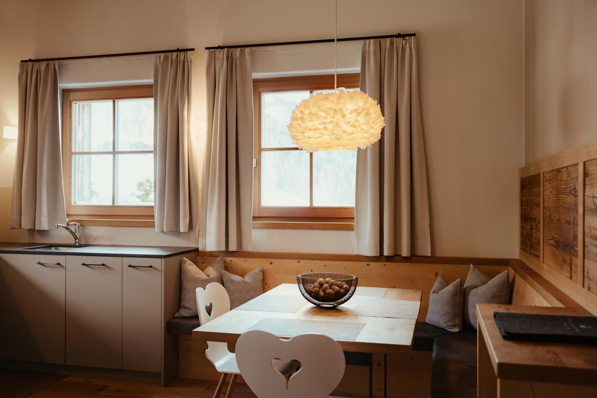Villa Flora Mountain Lodges San Cassiano  Esterno foto