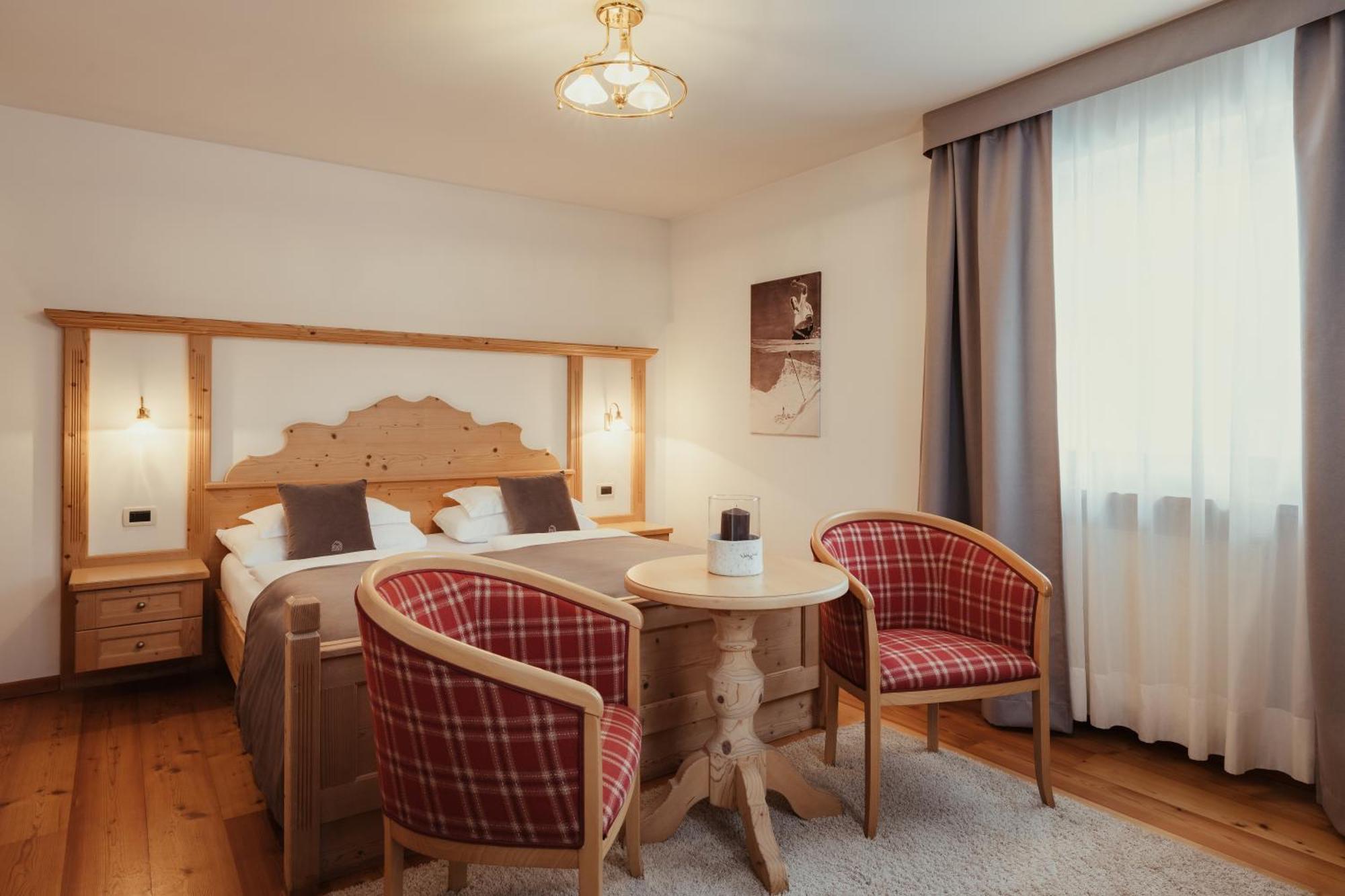 Villa Flora Mountain Lodges San Cassiano  Esterno foto