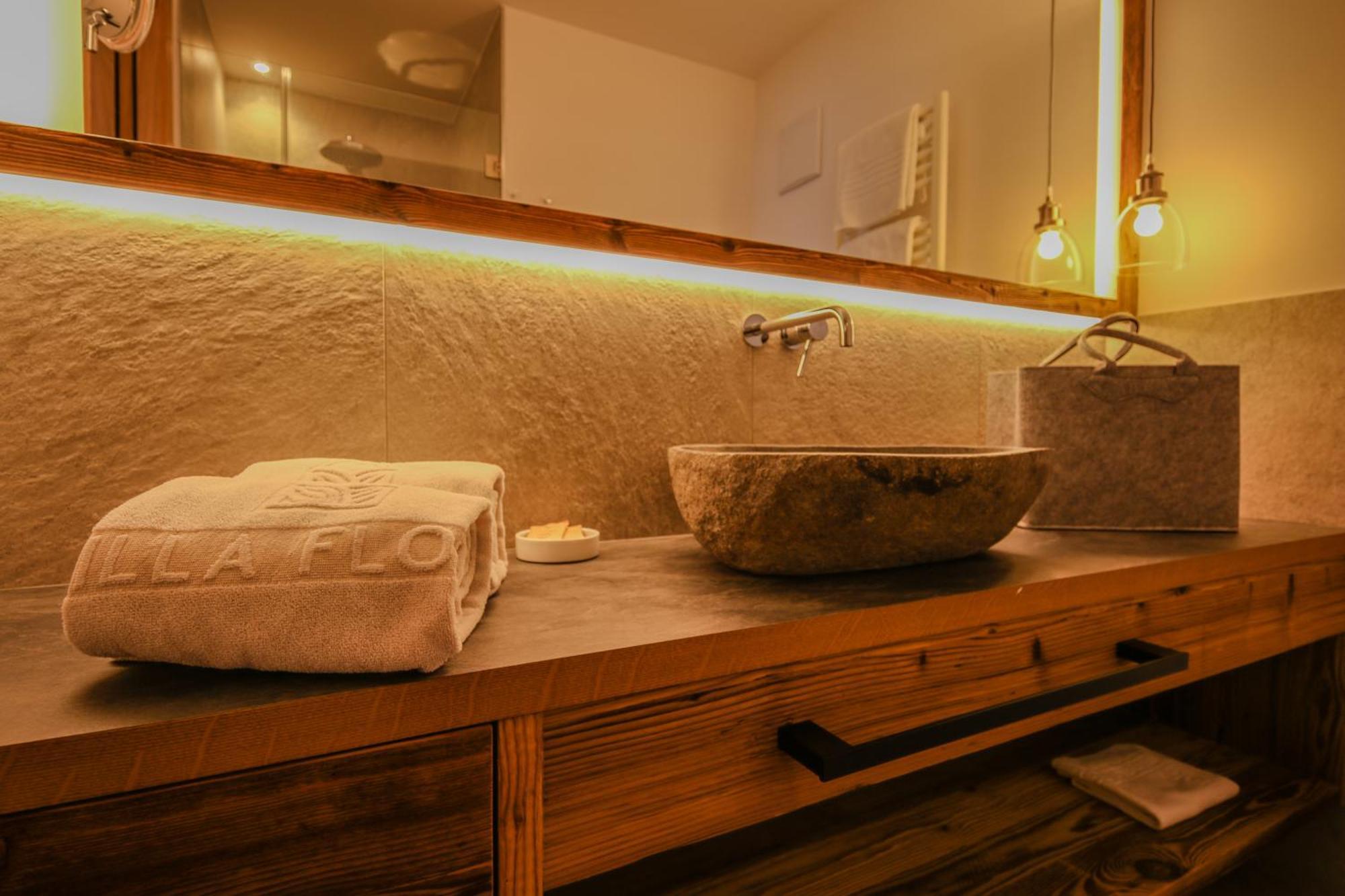 Villa Flora Mountain Lodges San Cassiano  Esterno foto